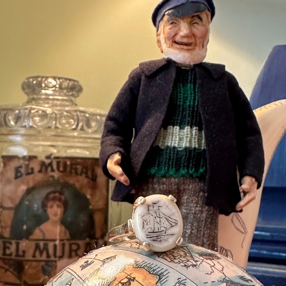 Antique Baby Beluga Whale Scrimshaw Tooth Ring WMS SZ 7 - Picture 13 of 16